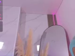Chlooee's Live Sex Cam Show