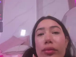 Chlooee's Live Sex Cam Show