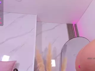 Chlooee's Live Sex Cam Show