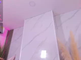 Chlooee's Live Sex Cam Show