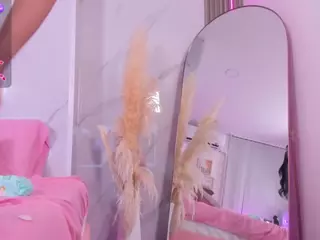 Chlooee's Live Sex Cam Show