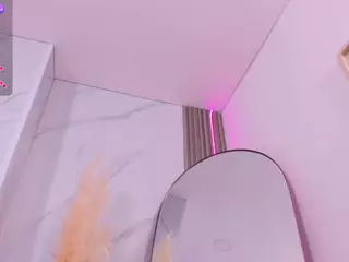 Chlooee's Live Sex Cam Show