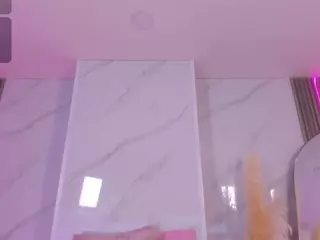 Chlooee's Live Sex Cam Show