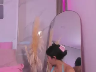 Chlooee's Live Sex Cam Show