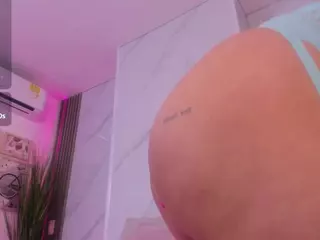 Chlooee's Live Sex Cam Show
