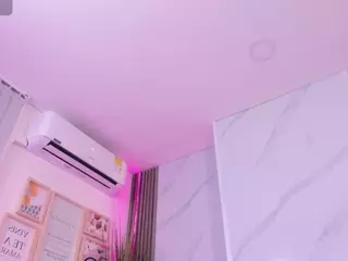 Chlooee's Live Sex Cam Show