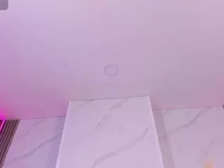 Chlooee's Live Sex Cam Show