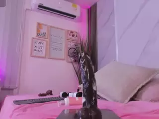 Chlooee's Live Sex Cam Show