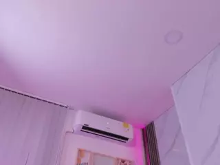 Chlooee's Live Sex Cam Show
