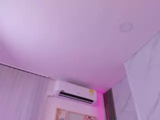Chlooee's Live Sex Cam Show