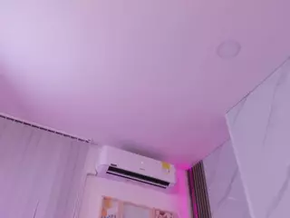 Chlooee's Live Sex Cam Show