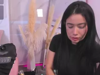 Chlooee's Live Sex Cam Show