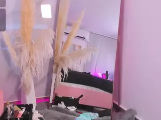 Chlooee's Live Sex Cam Show
