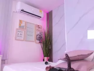 Chlooee's Live Sex Cam Show