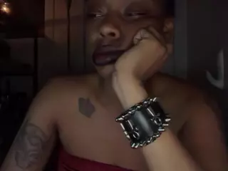 DelightfulDark's Live Sex Cam Show