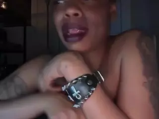 DelightfulDark's Live Sex Cam Show