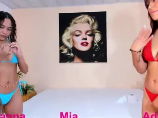 Cloe-World1's Live Sex Cam Show