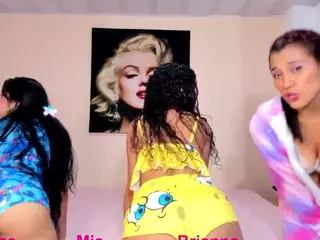 Cloe-World1's Live Sex Cam Show
