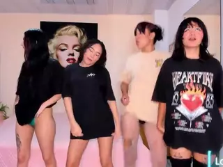 Cloe-World1's Live Sex Cam Show