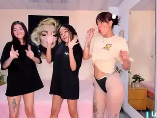 Cloe-World1's Live Sex Cam Show