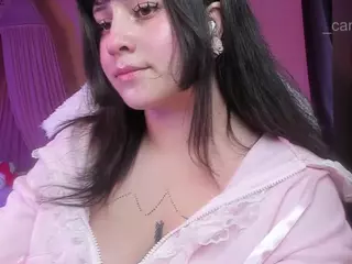 Camiiowo's Live Sex Cam Show