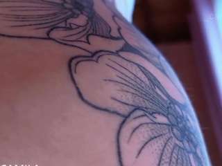 Live cam show with Camiiowo