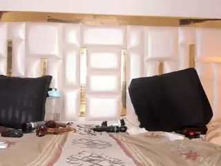 MiaaXXX's Live Sex Cam Show