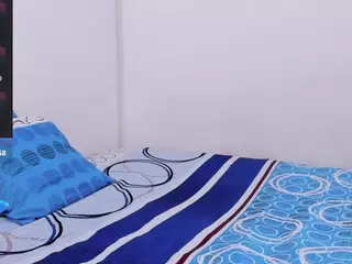 Evaa's Live Sex Cam Show