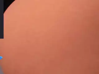 Evaa's Live Sex Cam Show