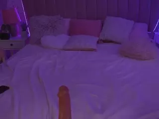 WildLora's Live Sex Cam Show