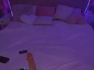 WildLora's Live Sex Cam Show