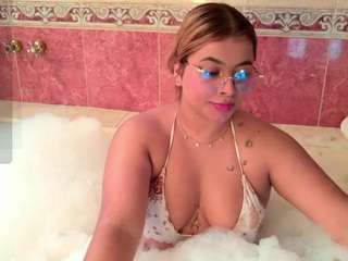 Live cam show with Alice