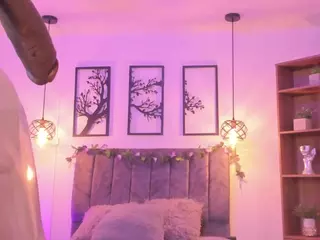 Oliviaa's Live Sex Cam Show