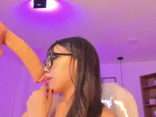 Oliviaa's Live Sex Cam Show
