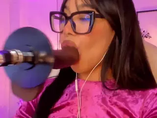 Oliviaa's Live Sex Cam Show