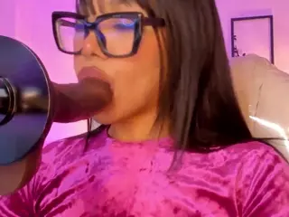 Oliviaa's Live Sex Cam Show