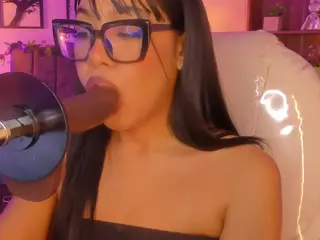 Oliviaa's Live Sex Cam Show