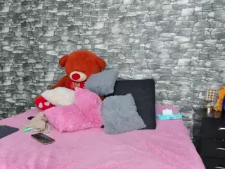 Heidy Wills's Live Sex Cam Show