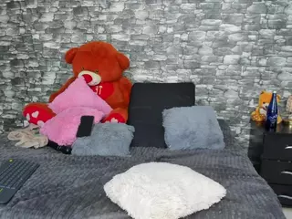 Heidy Wills's Live Sex Cam Show