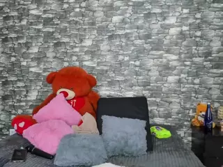 Heidy Wills's Live Sex Cam Show