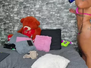 Heidy Wills's Live Sex Cam Show