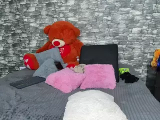 Heidy Wills's Live Sex Cam Show