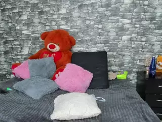 Heidy Wills's Live Sex Cam Show