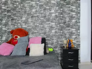 Heidy Wills's Live Sex Cam Show