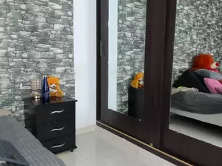 Heidy Wills's Live Sex Cam Show