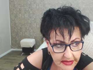 Live cam show with MasterLeila