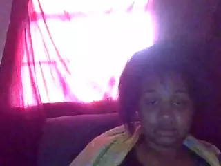 PrettyLightskin's Live Sex Cam Show