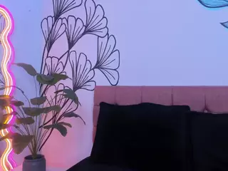 Sweet-Ariadnaaa's Live Sex Cam Show