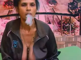 IndianVa's Live Sex Cam Show