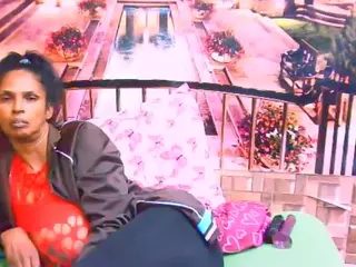 IndianVa's Live Sex Cam Show